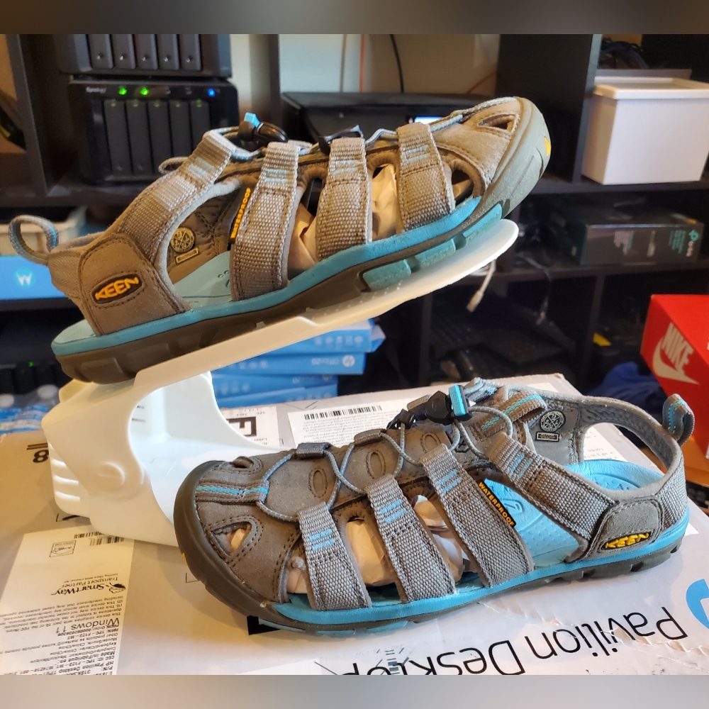 KEEN Clearwater Waterproof Hiking Sandal